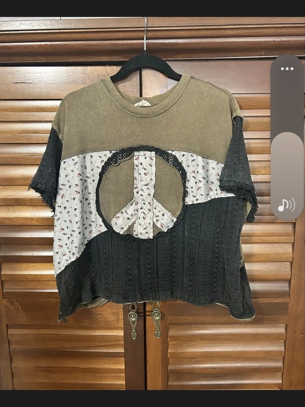 POL Boho Patchwork Peace Sign Short Sleeve Top - Olive & Black